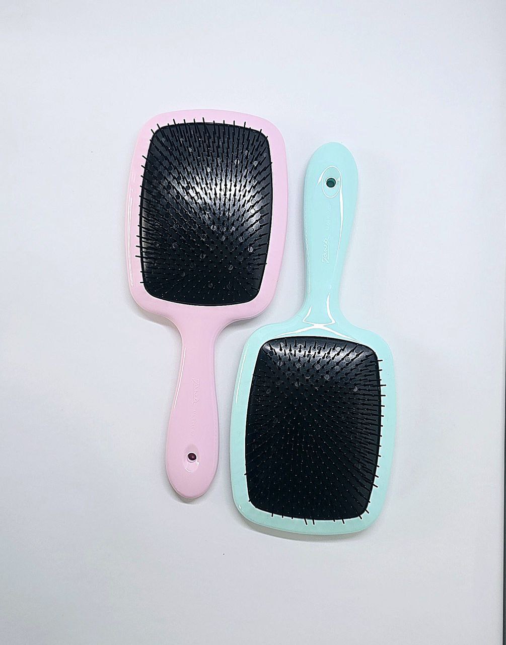 TANGLER HAIRBRUSH WITH SOFT MOULDED TIPS