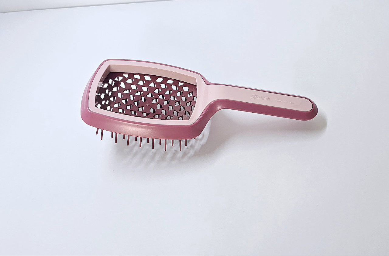 CURVY "M" VENTED BRUSH