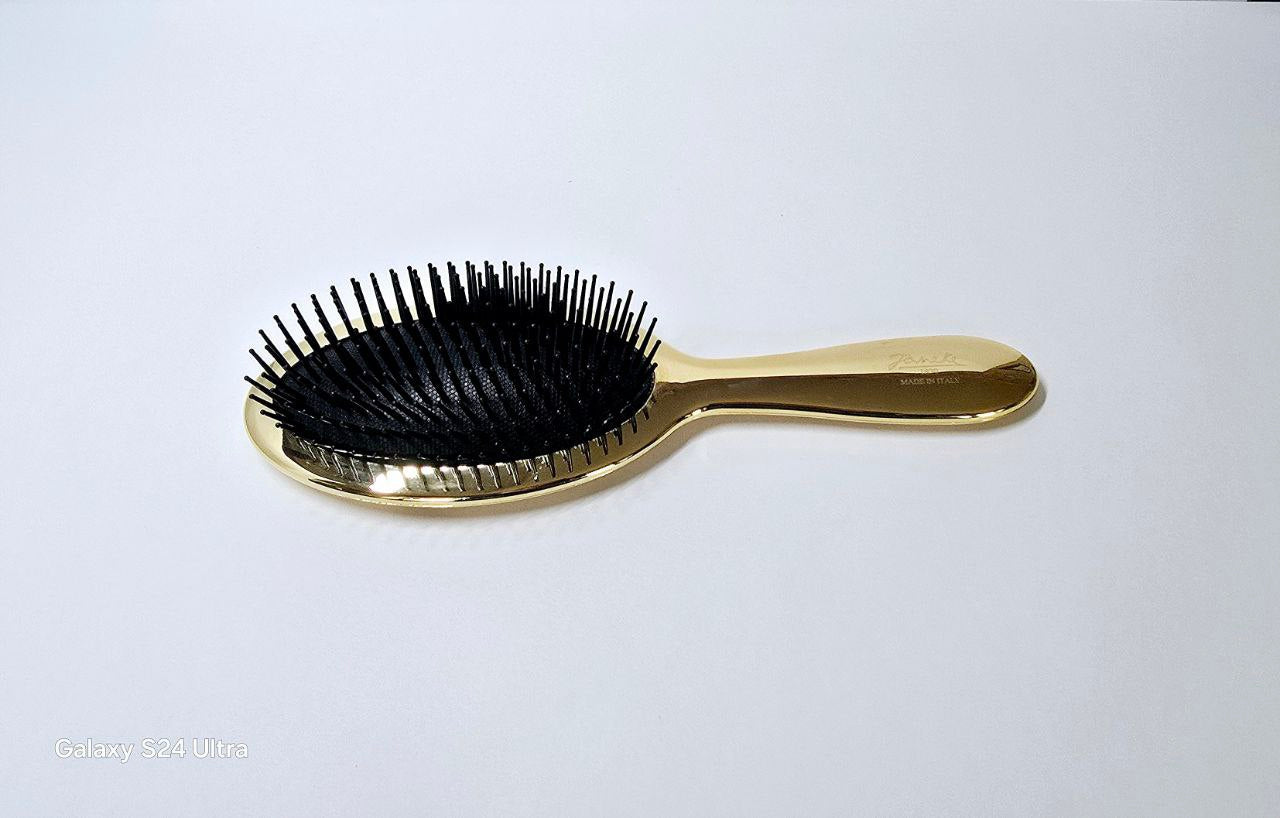 GOLDEN HAIR-BRUSH
